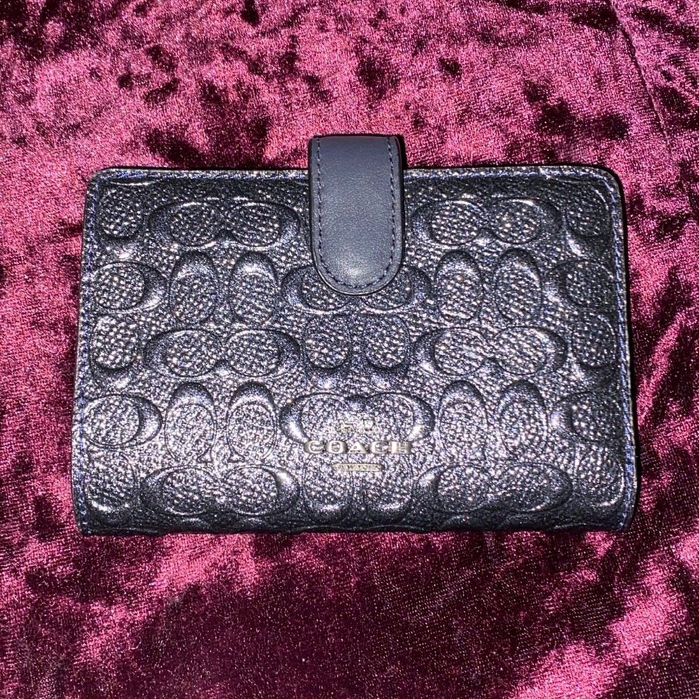 Leather Patent Coach Wallet. Very good condition.